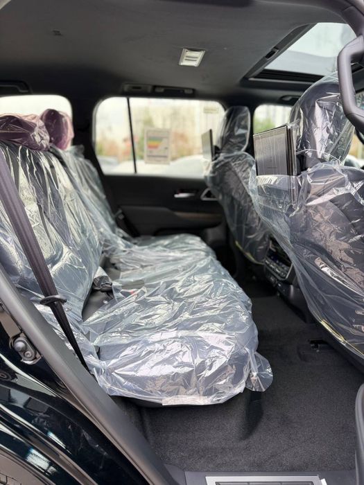 Bugun sotuvimizda Toyota Land Cruiser 300