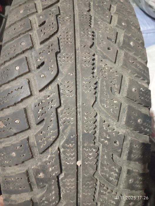 Продам шины зимние