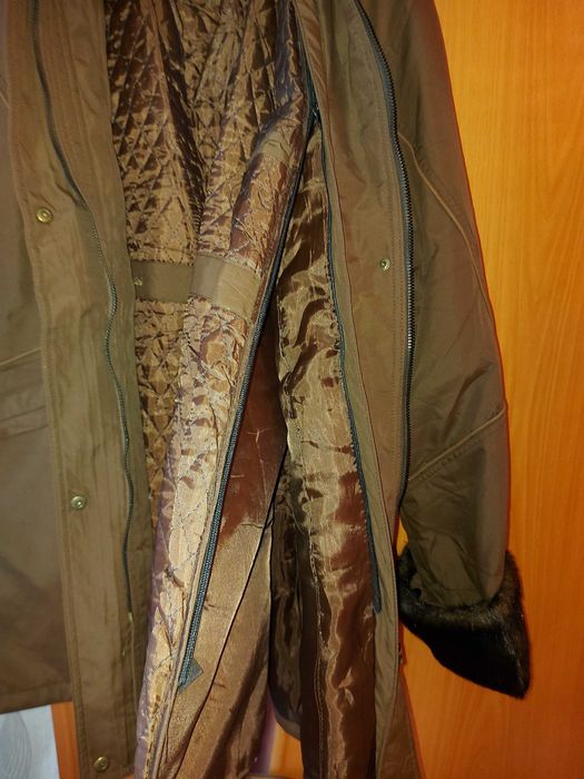 Продам куртки жен 52-58 разм. 6000 тг.