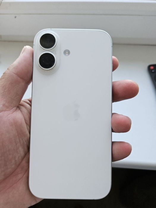 iphone 17 белый.