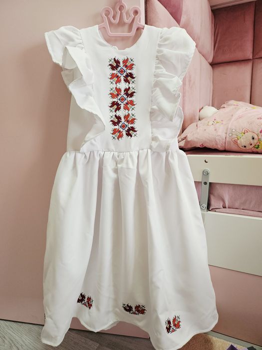 Официална рокля с българска шевица 128см