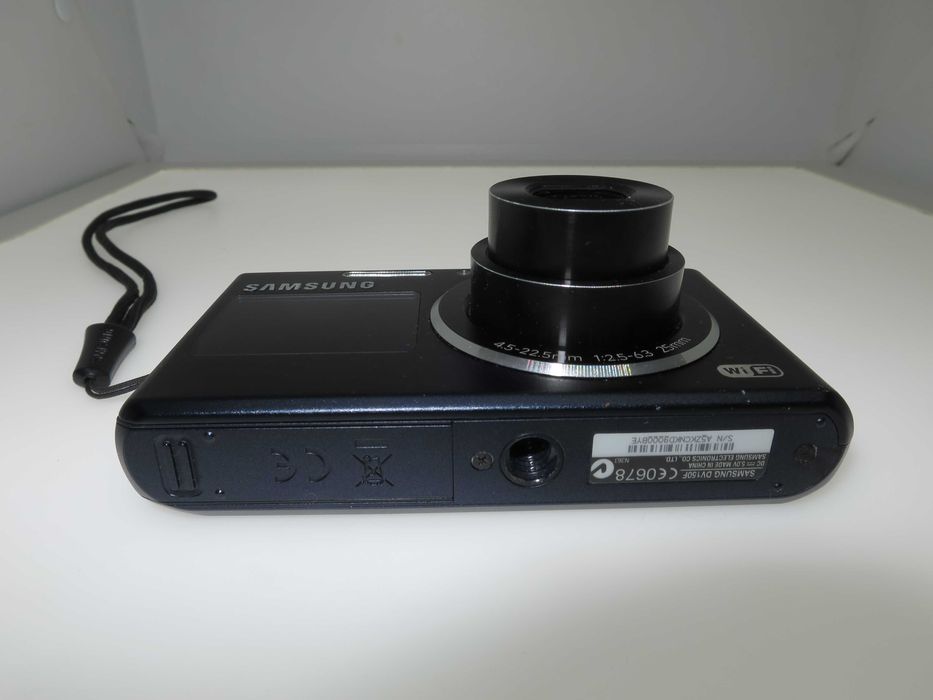 Samsung DV150F компактен фотоапарат цифрова камера със селфи екран