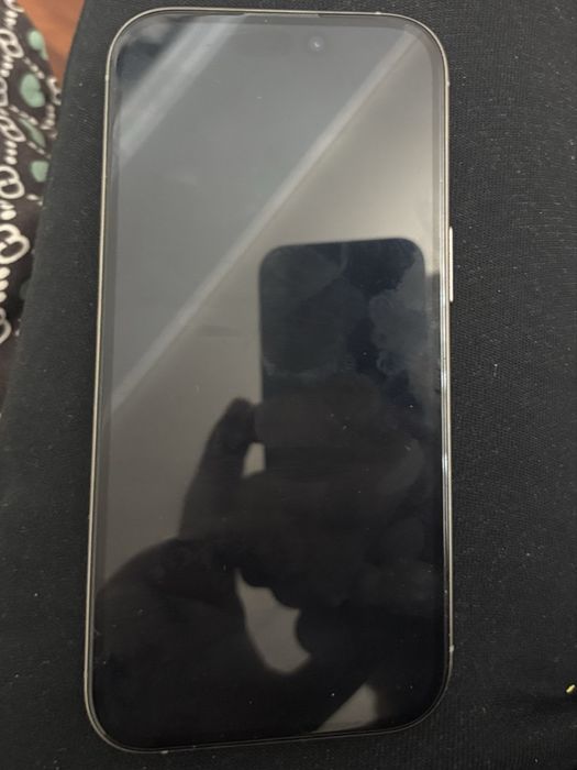 Продается айфон 16 про