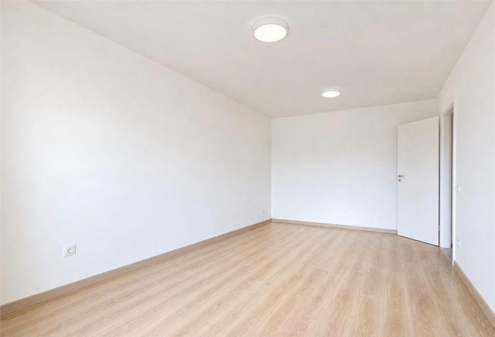 Inchiriez apartament Urban plaza