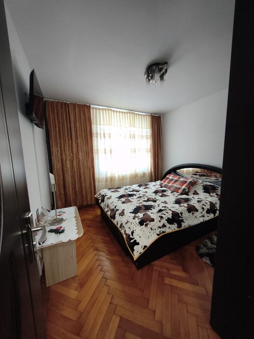 Închiriez Apartament 2 camere,zonă liniștită