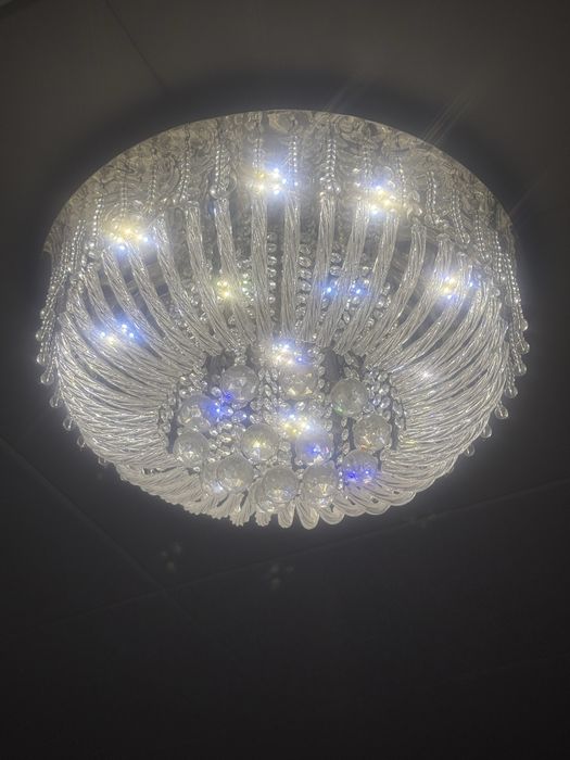 Продам люстры в хорошем состоянии