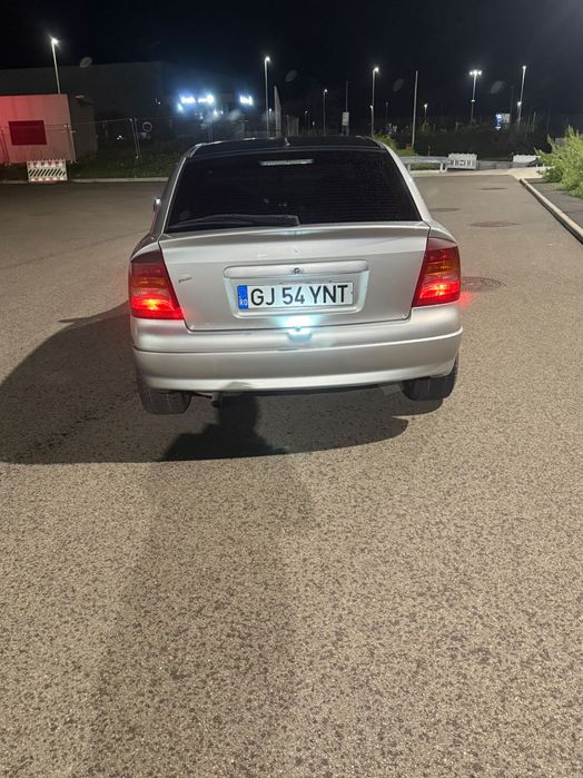 Vând Opel aste g 1,8 benzina