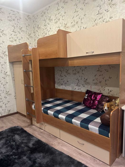 Продам двухъярусную кровать