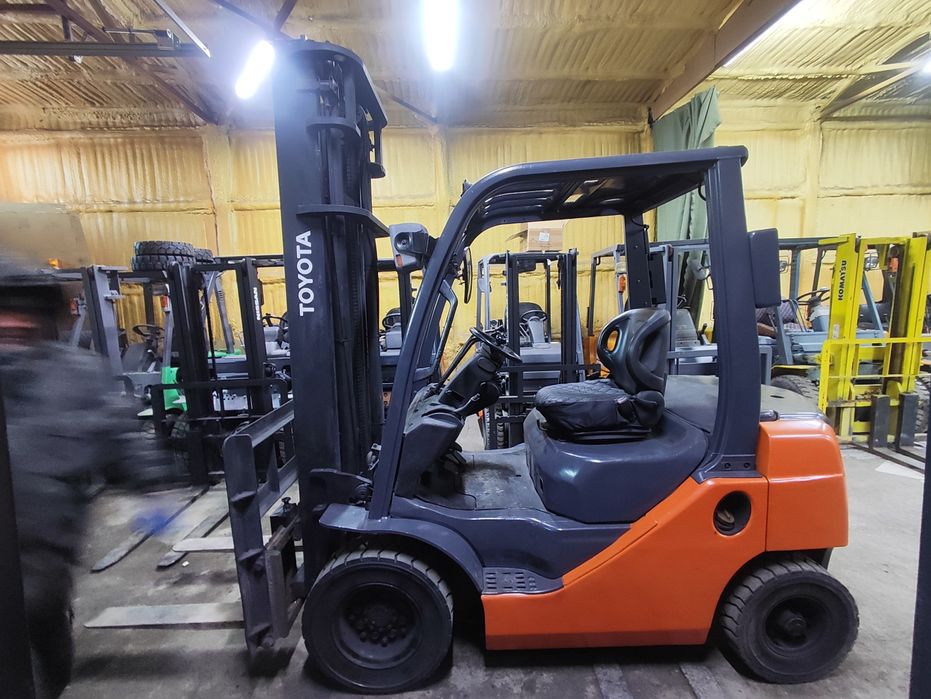 Продам вилочный погрузчик. Кара