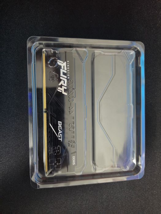 Vand 16 GB RAM DDR5 Kingston Fury