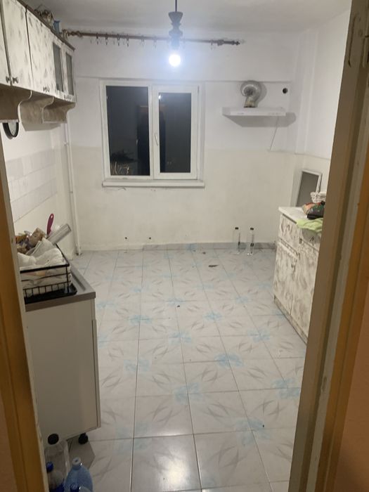 Apartament 2 camere de vanzare statie 1 mai