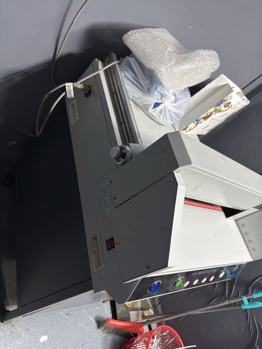 Резак для бумаги гильотинный