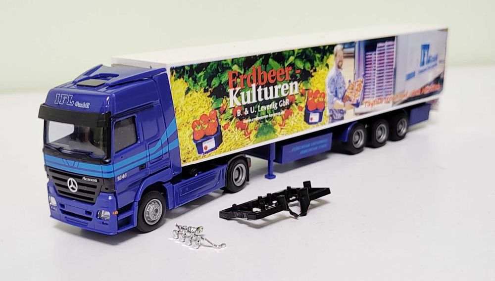 masinuta macheta camion semitrailer frigoterm AWM nu Herpa scara 1:87