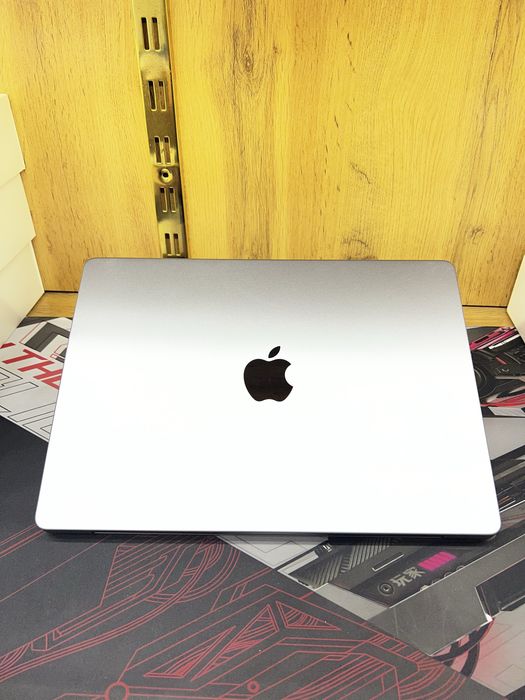 MacBook M1 Pro 16/512