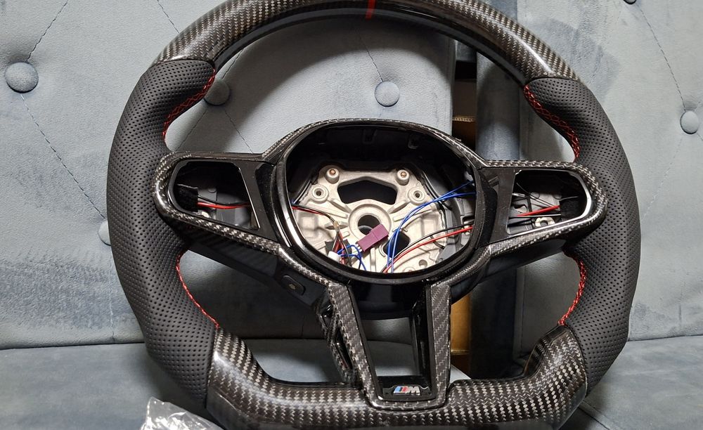 Volan carbon   BMW  Seria 1: 19-24 ,BMW  Seria 2: 19-24 ,Bmw Seria 3:19-24,BMW Seria 4: 19-24
BMW 3 Series (G20) incalzire si vibratii.