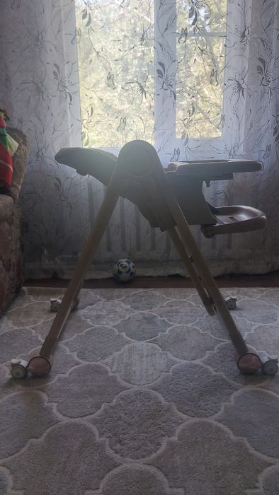 Продам стульчик для кормления