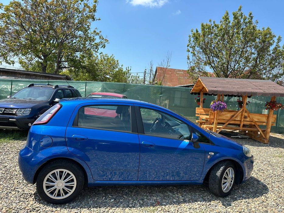 FIAT PUNTO an 2012 pe Acte/1.3Tdi-85cp/A.C/ Navi Mare/ IMPECABIL!
