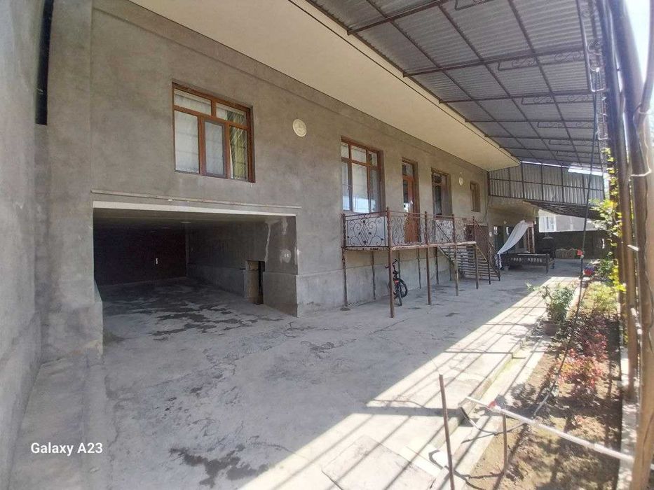 Srochna sotiladi Uchastka sotiladi 6 sotixdan 2 ta Qibray Guliston MFY
