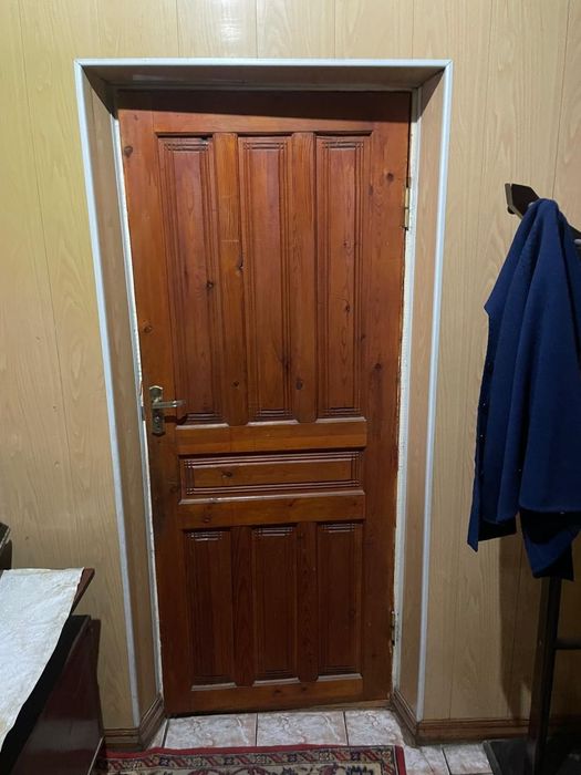 Дверь деревянные срочно продаются
