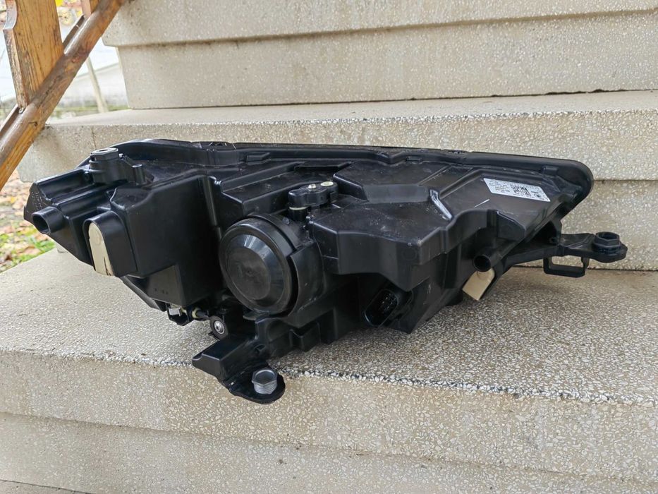 Фарове Skoda Fabia LED ляв десен / Фарове Шкода Фабиа Оригинални