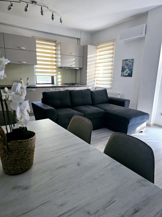 De inchiriat apartament cu 3 camere