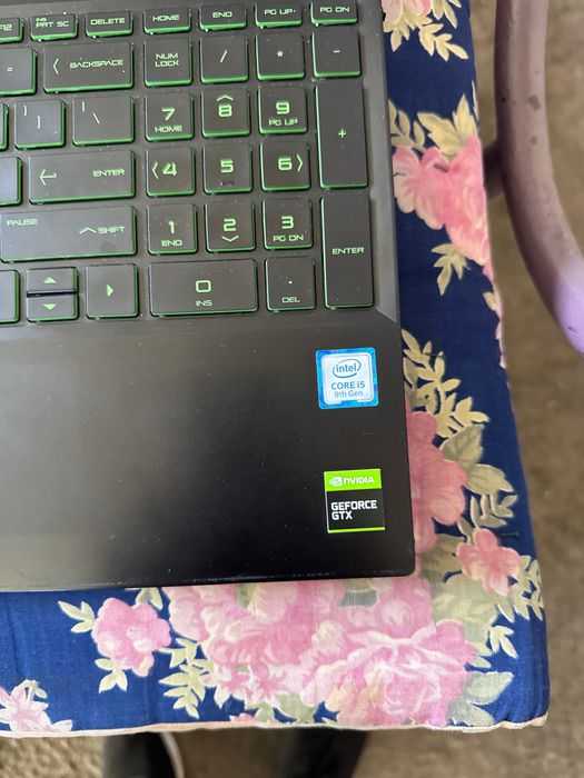 noutbok hp pamit 16.1t holati zor oqip tel qlila