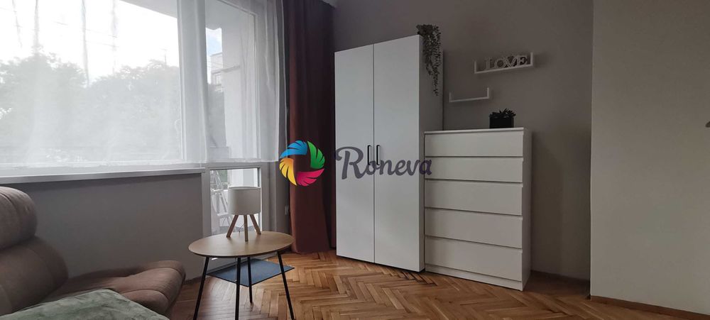 Просторен тристаен апартамент в централната част на Варна