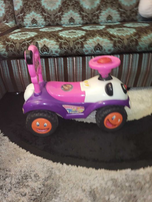 В отличном состояние все. Велосипед,  Авто кресло.  Не пользовались