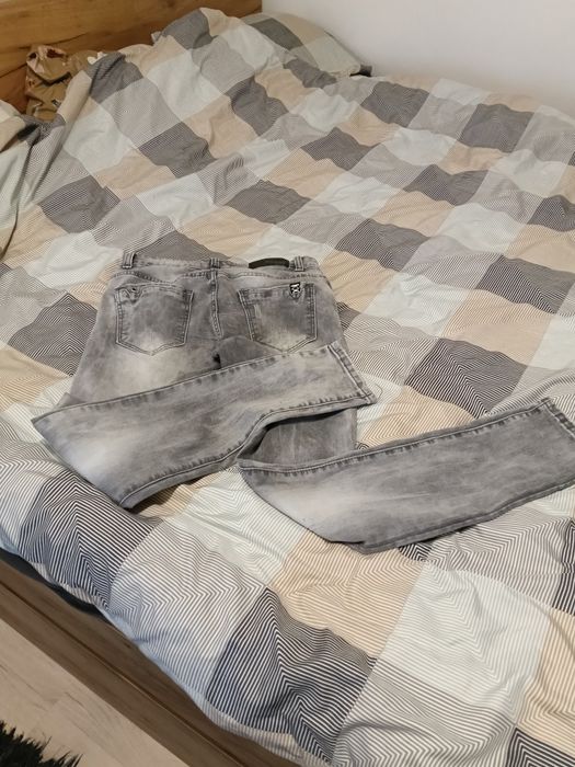 Blugi damă ,in stare buna