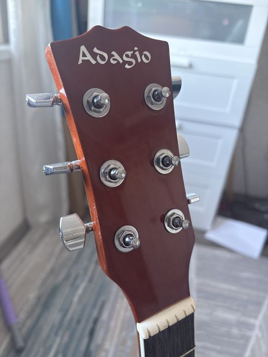 Акустическая гитара