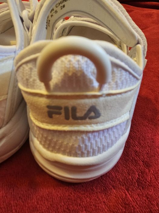 Vand adidas deschis in fata Fila