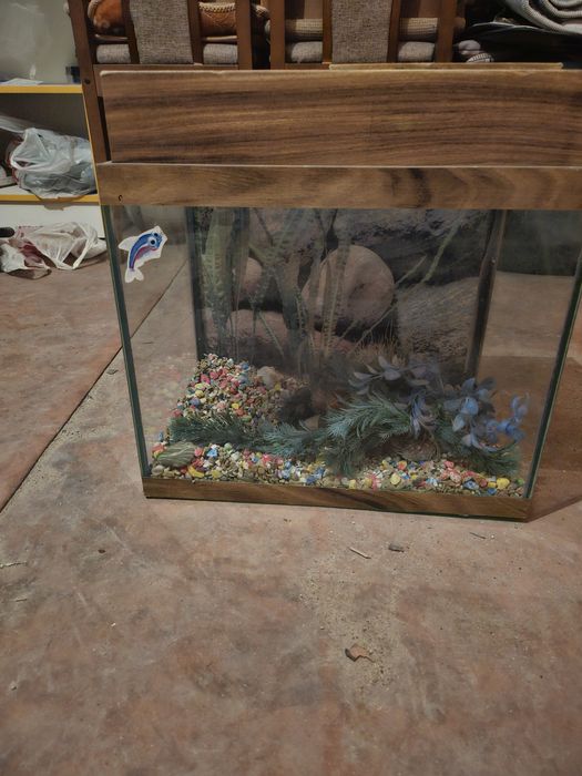Продам аквариум размер 36х24х30