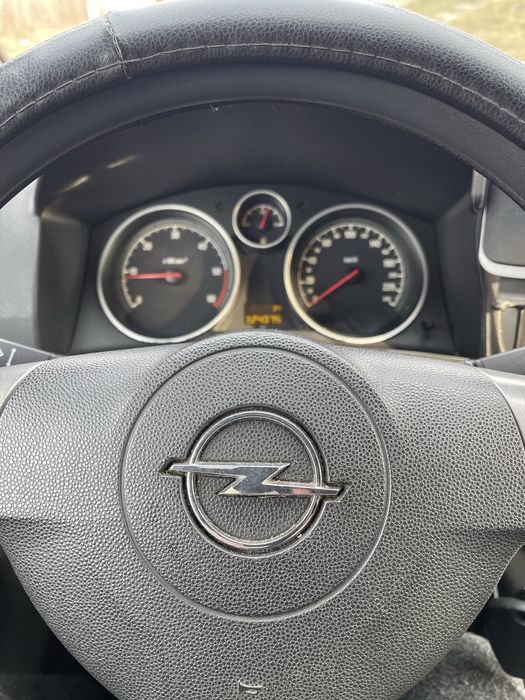 Autoturism OpelZafiraB