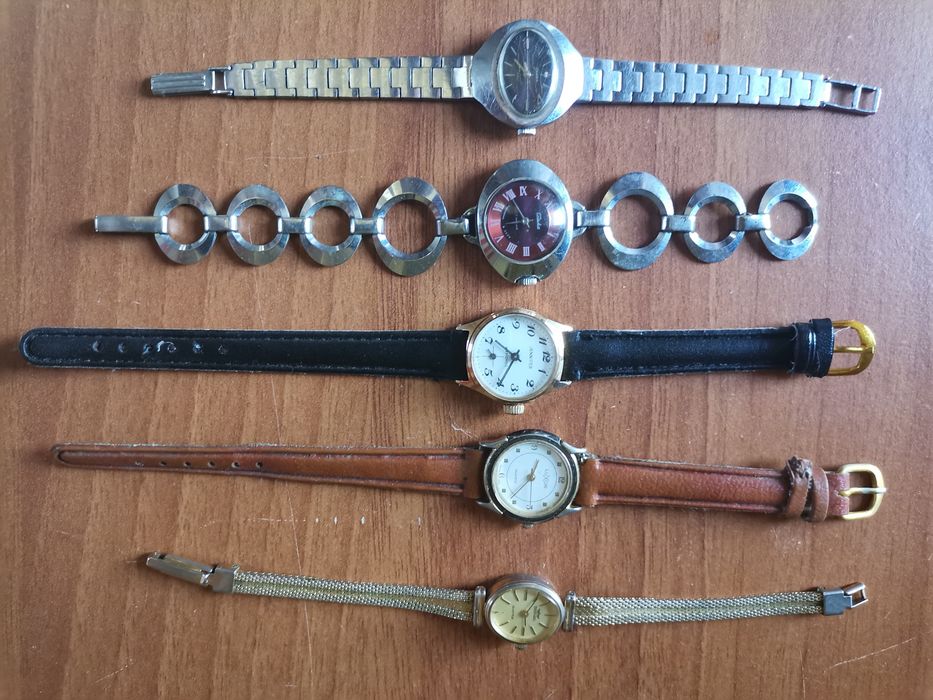Ceasuri de mână mecanice și quartz