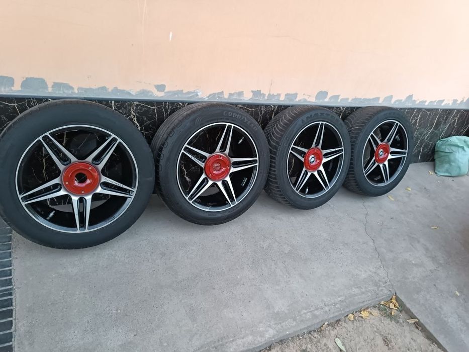 Vossen Diska Balon Sotiladi 215 55 R17 holati yaxshi