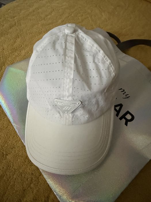 Продам кепки Nike