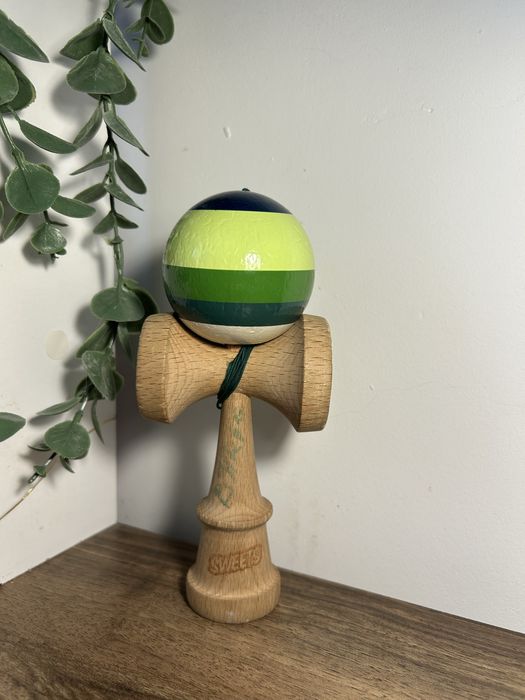 Kendama sweets green stripe