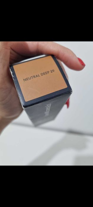 Нов оригинален фон дю тен Bare Minerals