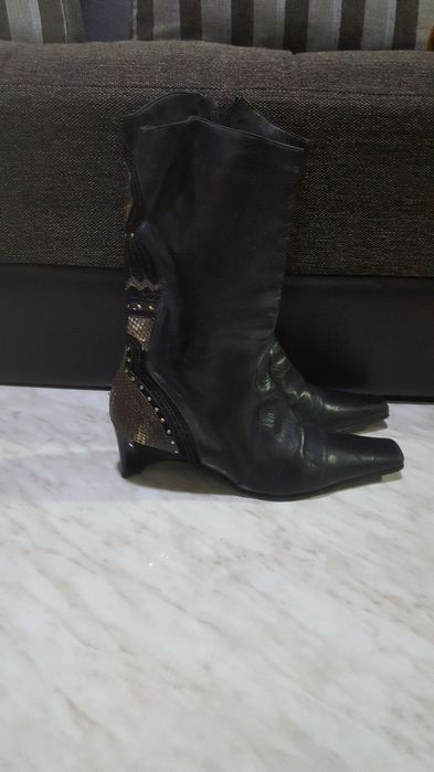 Разбираю гардероб.