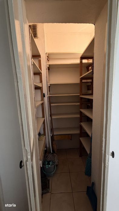 DE VÂNZARE – Apartament cu 3 camere în Carei, cartierul MV1 –zona Ludy