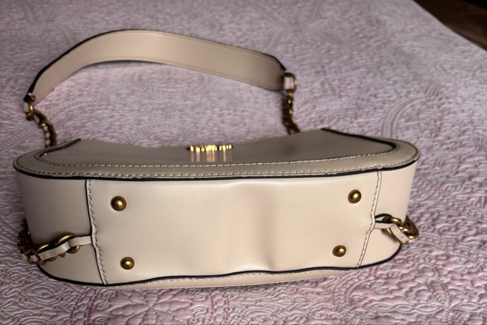 дамска чанта guess..