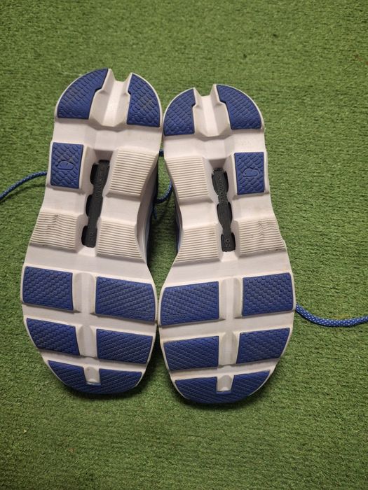 ON RUNNING  Cloudmonster- маратонки