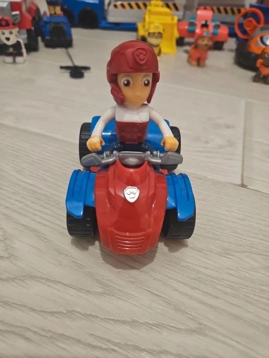 Vand colectie Paw Patrol (PAW Patroler si restul catelusilor)