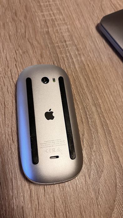 Apple • MacBook Pro 2017 şi MagicMouse