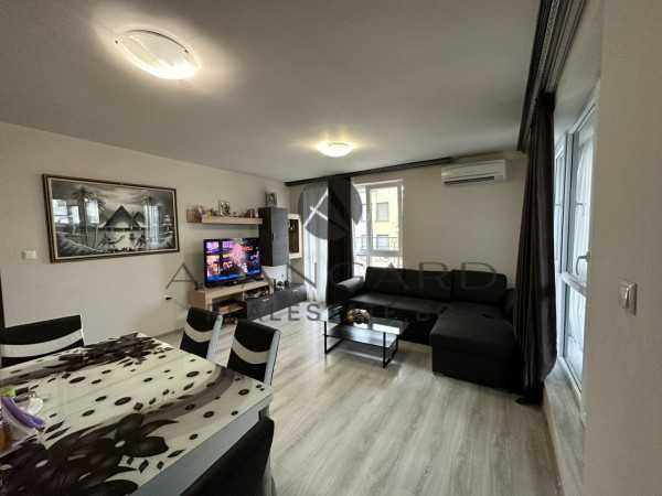 Продава се Тристаен апартамент в Пловдив, Кършияка - 100 кв.м за 1581 €/кв.м - Снимка #1