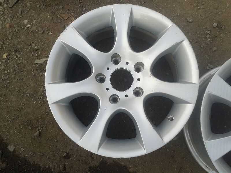 Продам 2 оригинальных легкосплавных диска R15