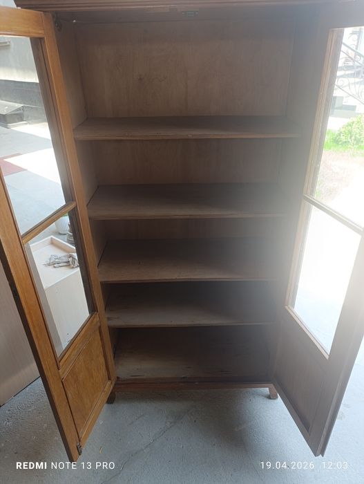 Продам старый книжный шкаф