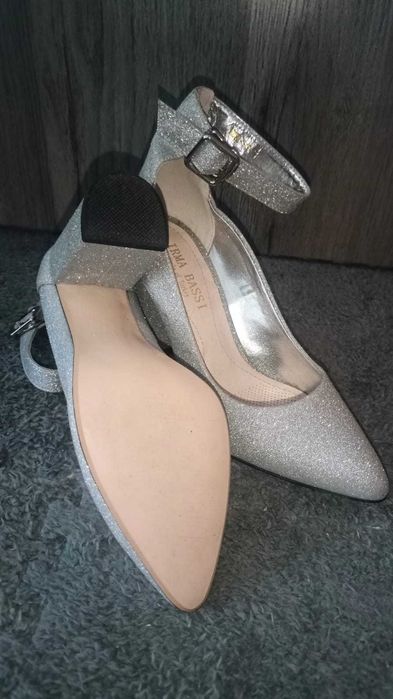 Продам красивые туфли