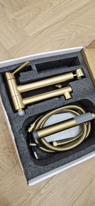 Продам смеситель, аксессуары для ванной