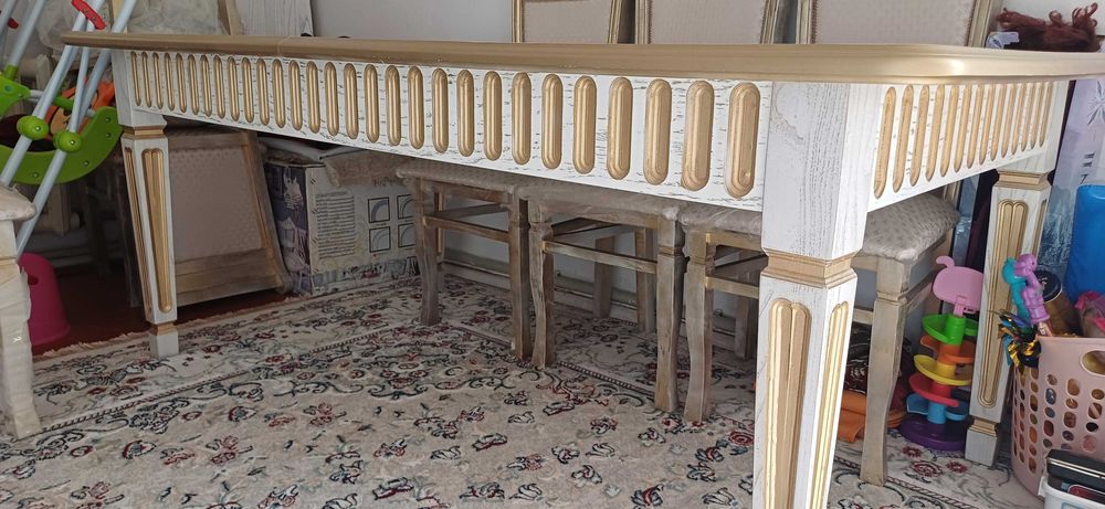 Стол для зала 2 штуки